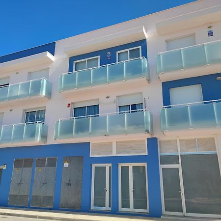 Nina'S Blue Pool & Beach 代尔特布雷 外观 照片