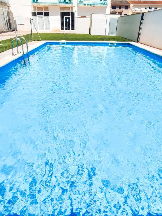 Nina'S Blue Pool & Beach 代尔特布雷 外观 照片