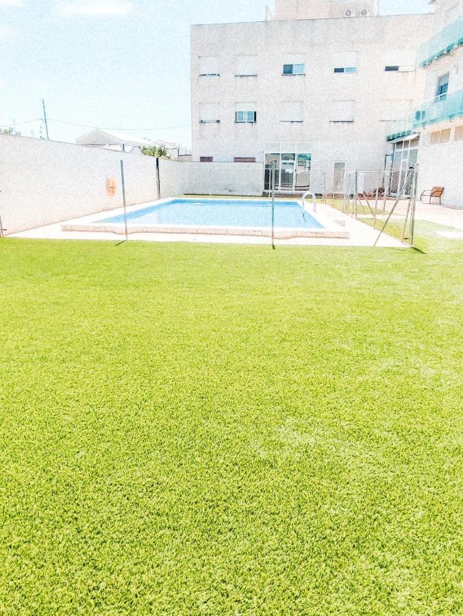 Nina'S Blue Pool & Beach 代尔特布雷 外观 照片